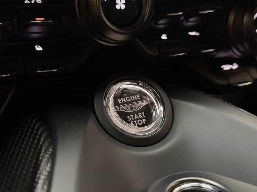 Aston Martin V8 Vantage 4.0 / 7-Speed Manual / 510 PK / Keram 09/2019-photo-14