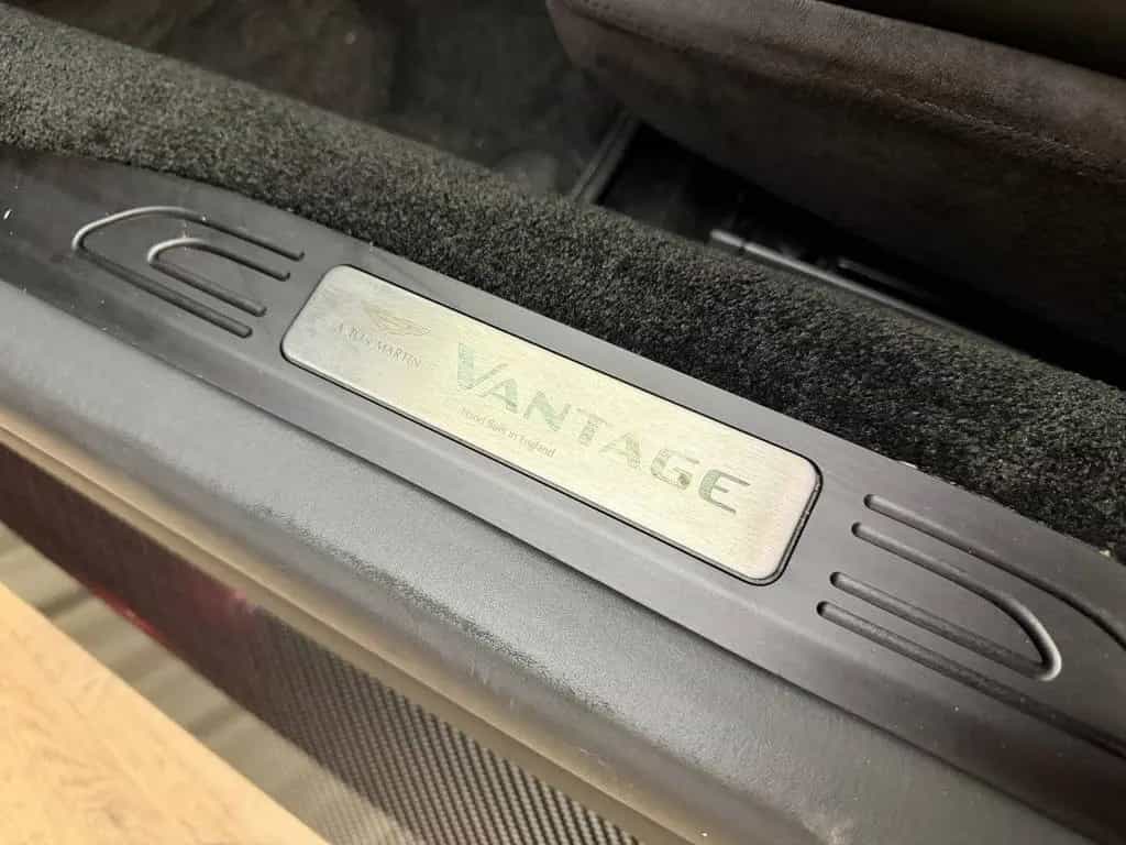 Aston Martin V8 Vantage 4.0 / 7-Speed Manual / 510 PK / Keram 09/2019-photo-43