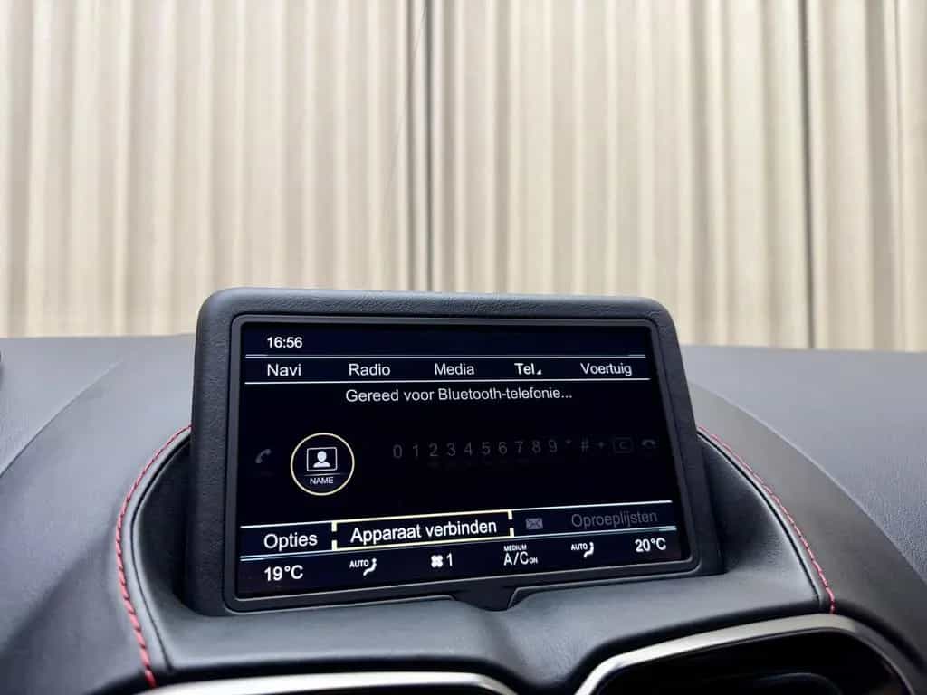 Aston Martin V8 Vantage 4.0 / 7-Speed Manual / 510 PK / Keram 09/2019-photo-47