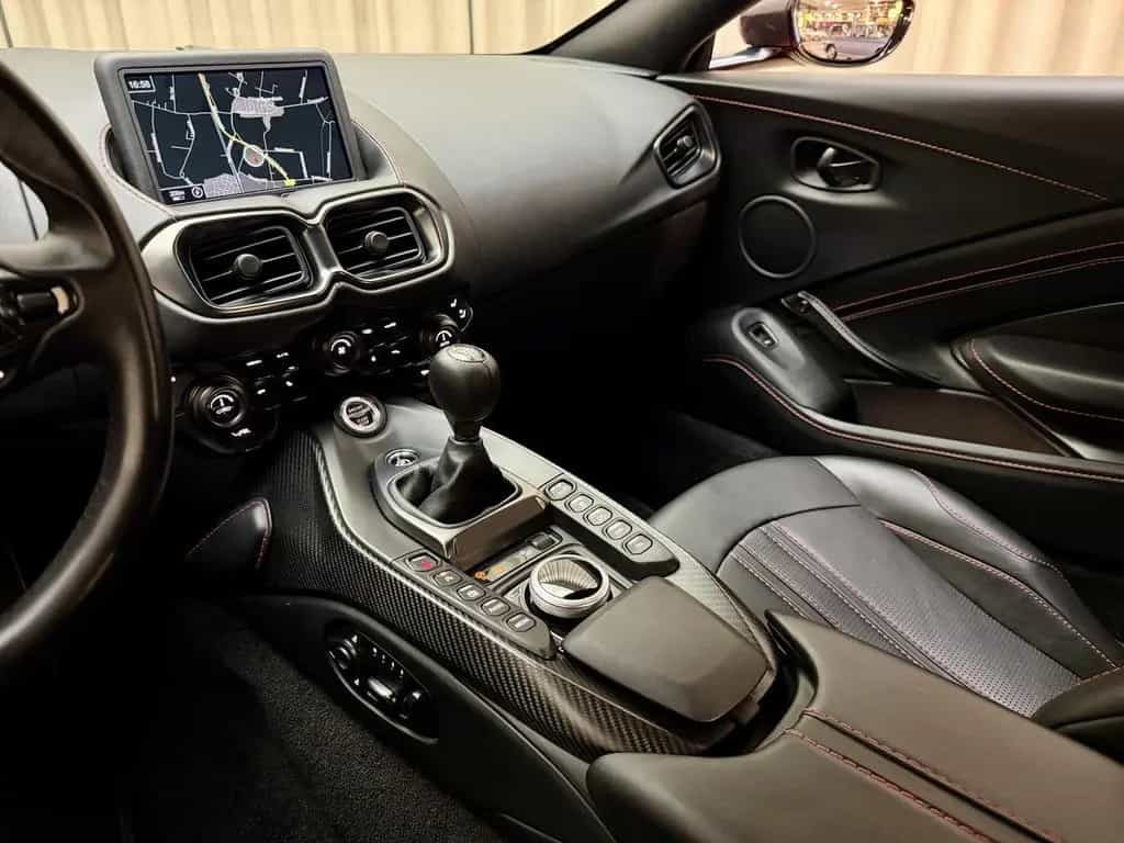 Aston Martin V8 Vantage 4.0 / 7-Speed Manual / 510 PK / Keram 09/2019-photo-48