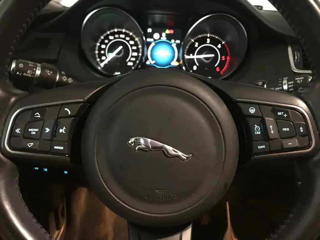Jaguar E-Pace D180 AWD SE *LED*360°*Leder*Meridian*SHZ* 06/2018-photo-13