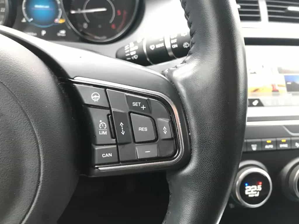 Jaguar E-Pace D180 AWD SE *LED*360°*Leder*Meridian*SHZ* 06/2018-photo-25