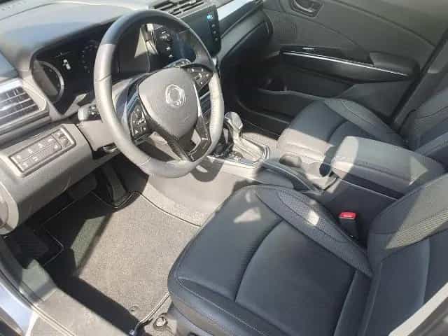 Ssangyong Tivoli Grand 1.5 A/T Blackline 12/2024-photo-9