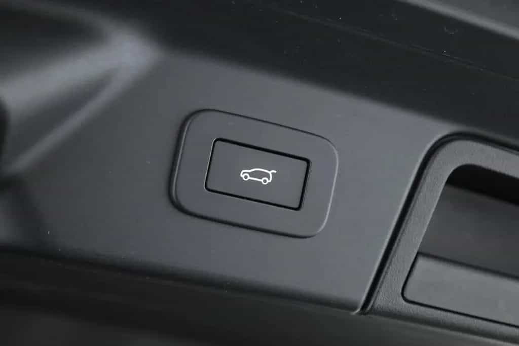 Land Rover Range Rover Rover Velar D300 AWD R-Dynamic SE Pano 22" 10/2023-photo-23