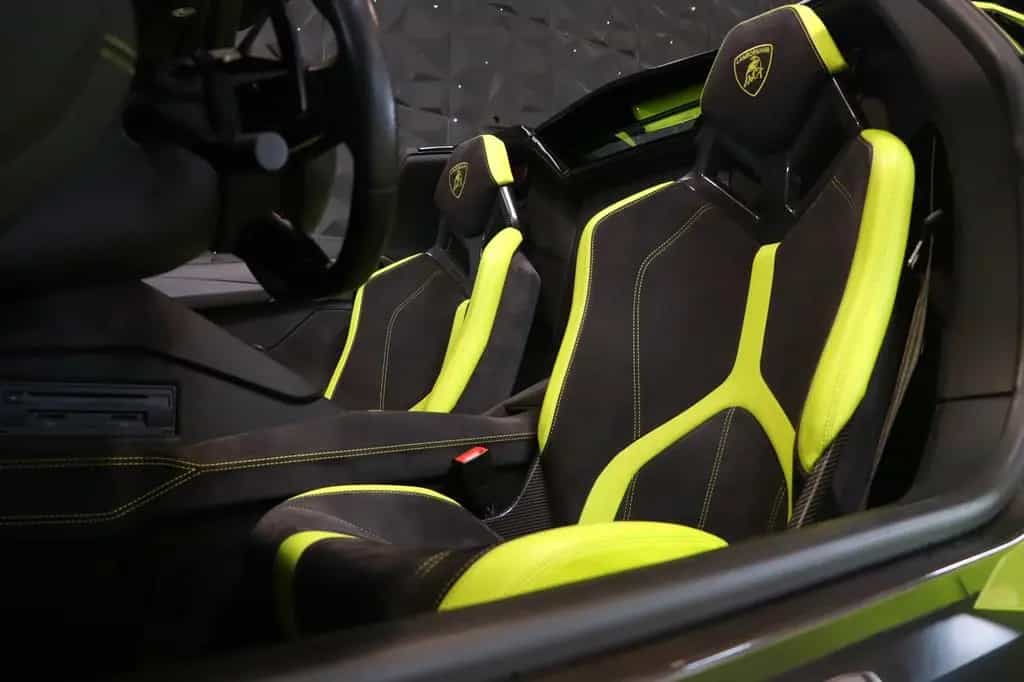 Lamborghini Aventador S Roadster - Carbon - Style Pack 04/2018-photo-5