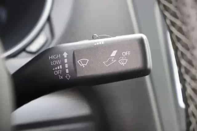 Volkswagen Golf 6 R 2.0TSI 265PS DSG Cabriolet Navi DCC DAB 07/2014-photo-41