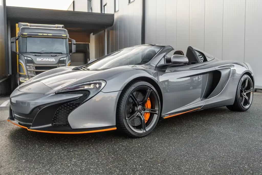 McLaren 650S Spider - Titanium Silver - Carbon - Lift - 09/2015-photo-0