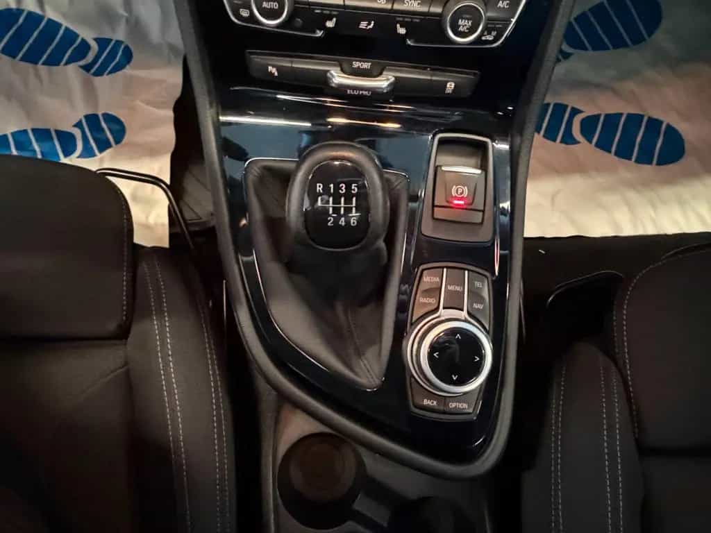 BMW 218 i Active Tourer*Advantage*Garantie*Panorama* 07/2016-photo-17