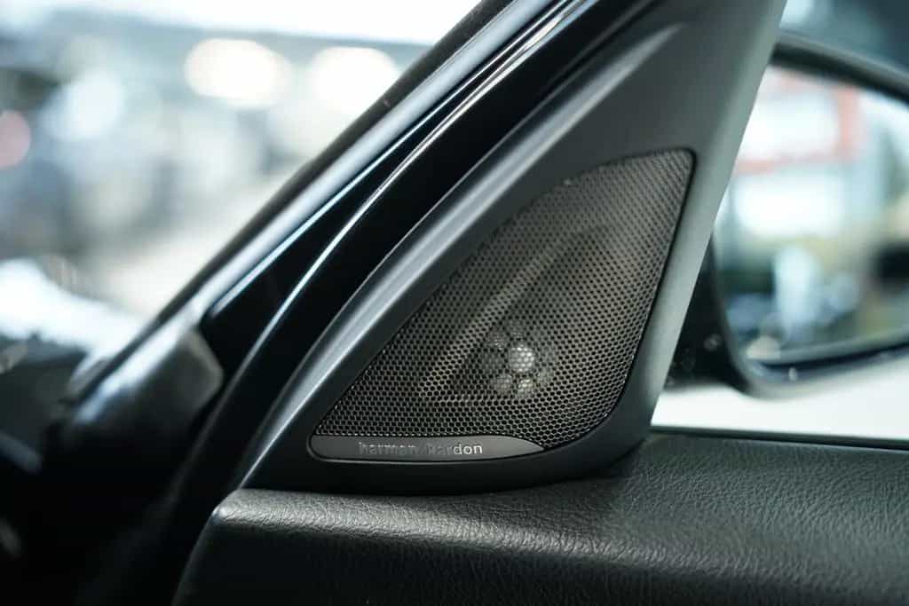 BMW M135 xDrive *H&K *PDC *AHK *Business-Paket 05/2016-photo-17