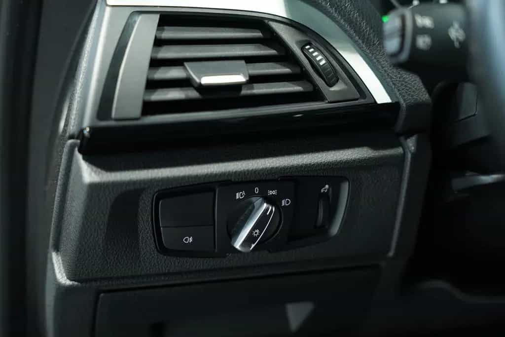 BMW M135 xDrive *H&K *PDC *AHK *Business-Paket 05/2016-photo-25