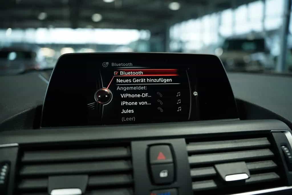 BMW M135 xDrive *H&K *PDC *AHK *Business-Paket 05/2016-photo-34