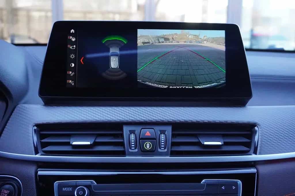 BMW X2 sDrive20i Edition M Mesh HeadUp Kamera Glasda 04/2021-photo-10