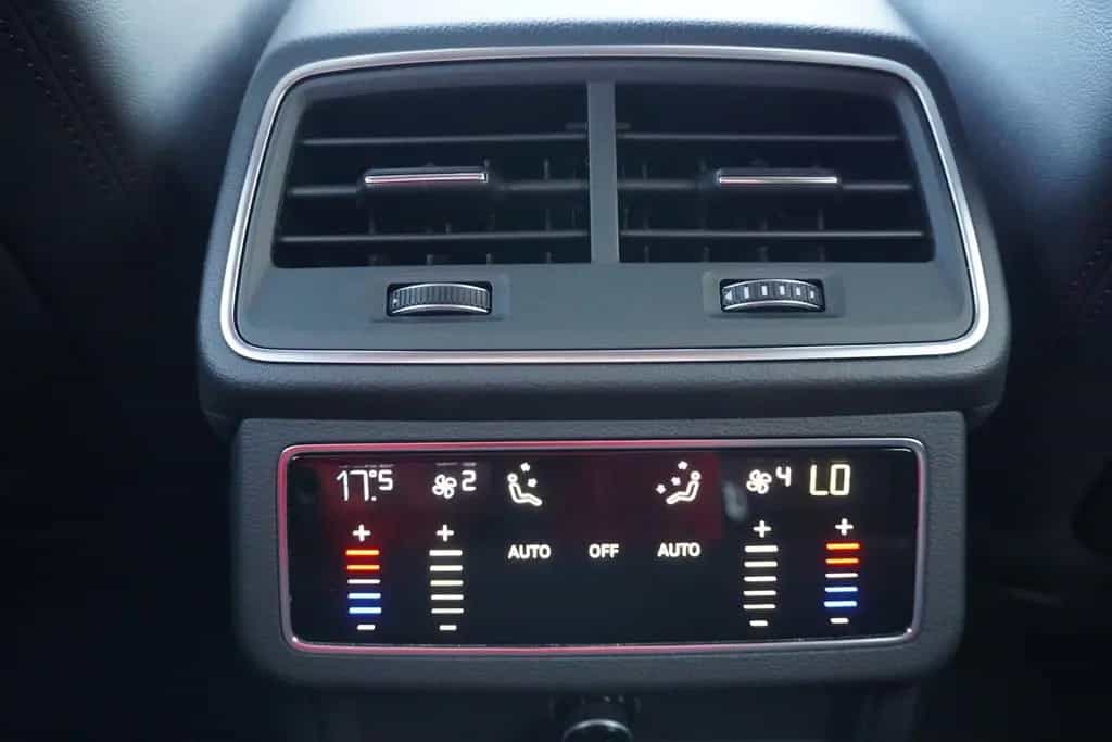 Audi A6 Avant 50 3.0 TDI quattro LED Navi ACC PDC 10/2018-photo-30