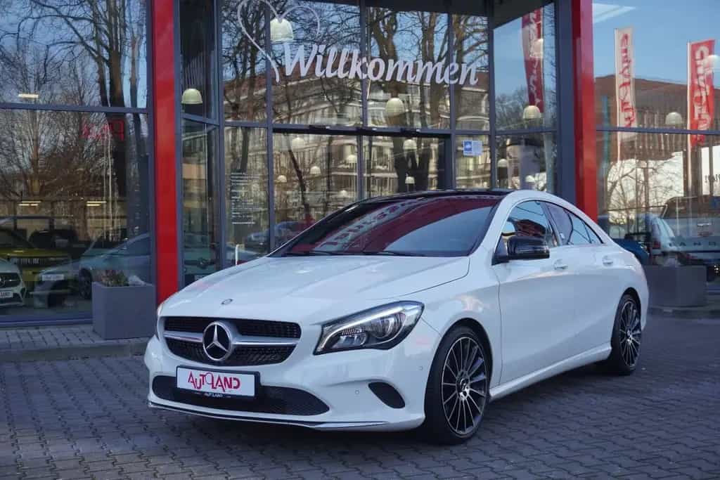 Mercedes-Benz CLA-Class 180 Urban LED Pano Navi Radio 03/2017-photo-1