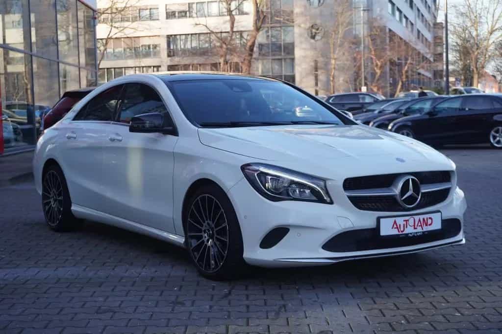 Mercedes-Benz CLA-Class 180 Urban LED Pano Navi Radio 03/2017-photo-3