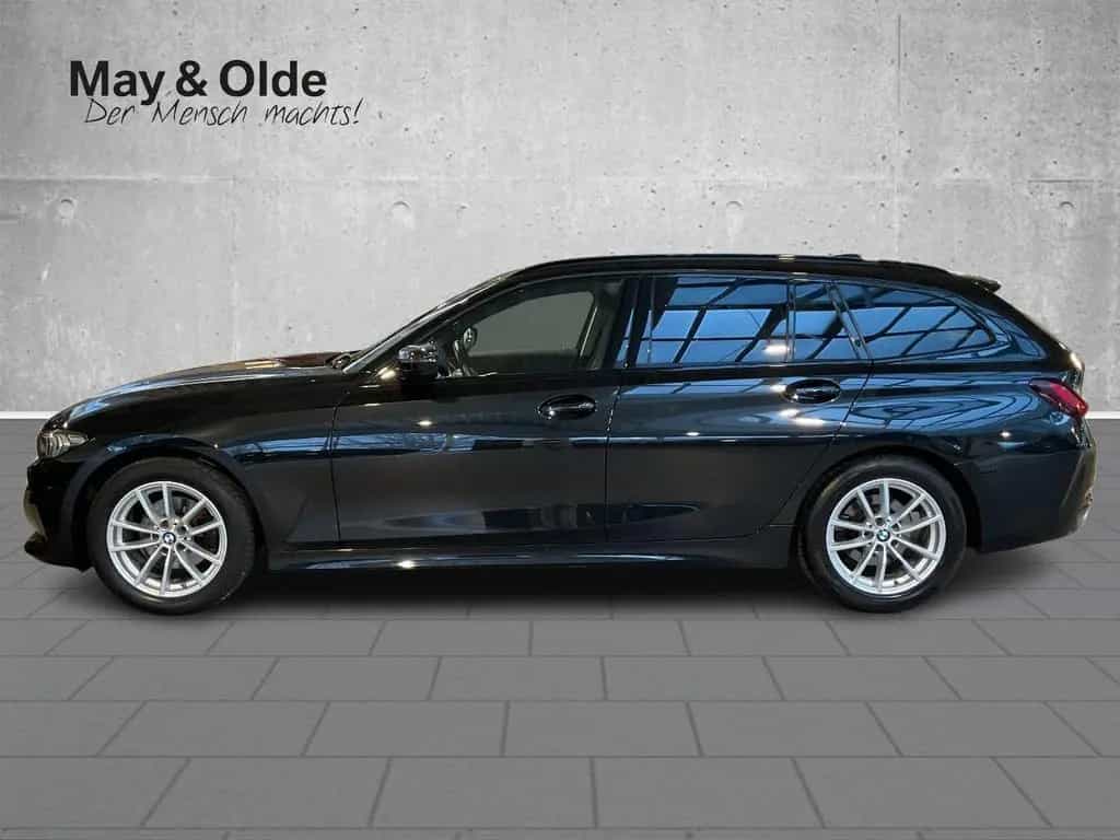 BMW 320 d Touring Aut Leder HUD Navi LED SHZ PDC 08/2022-photo-1
