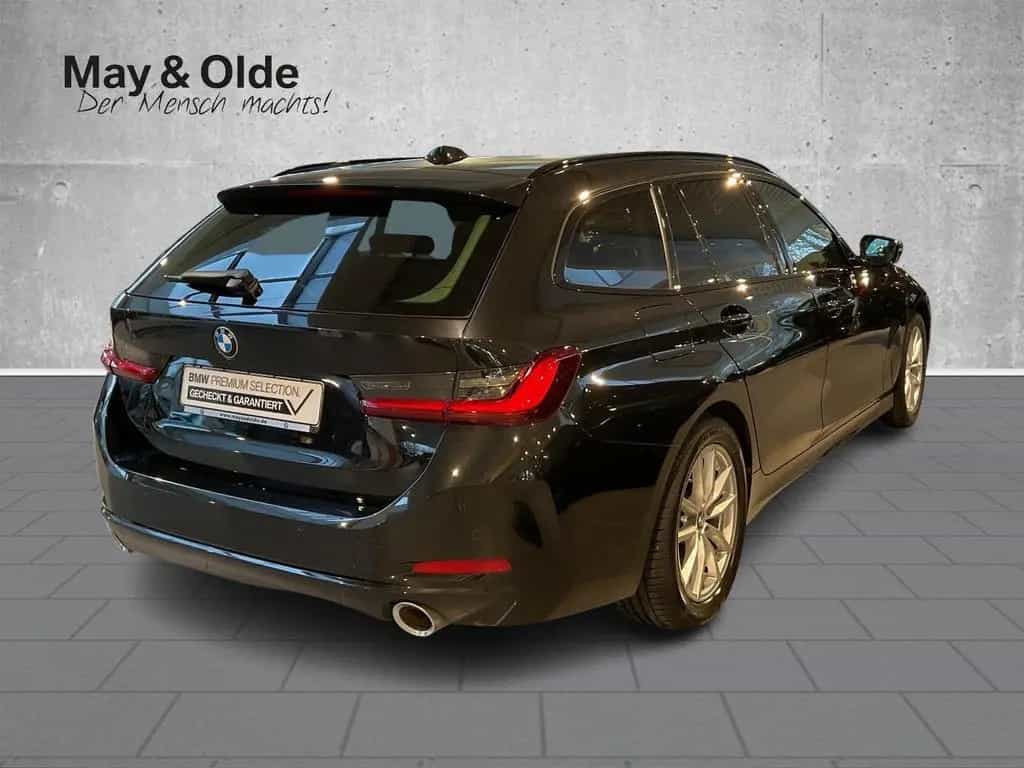 BMW 320 d Touring Aut Leder HUD Navi LED SHZ PDC 08/2022-photo-2
