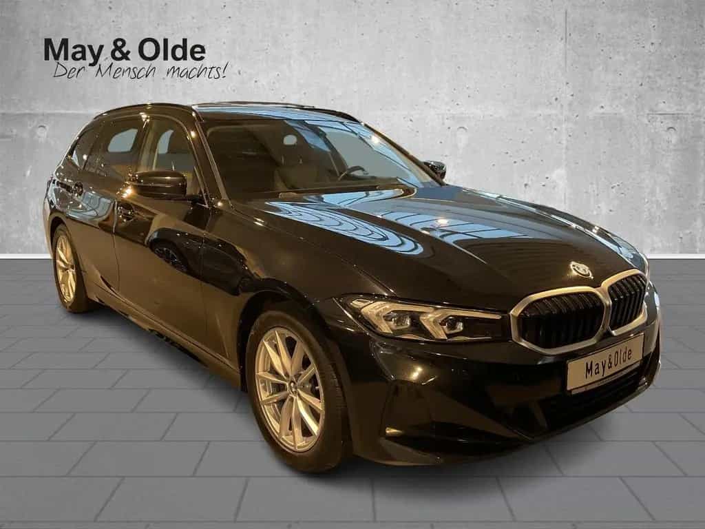 BMW 320 d Touring Aut Leder HUD Navi LED SHZ PDC 08/2022-photo-3