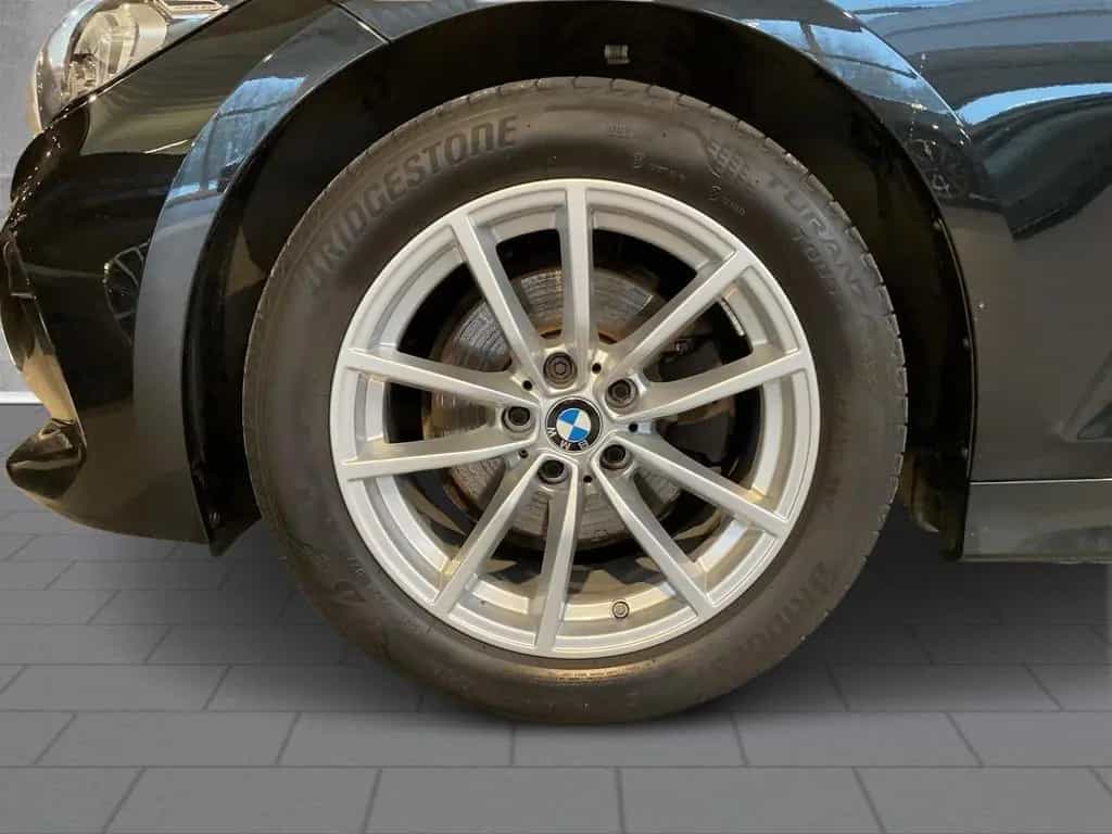 BMW 320 d Touring Aut Leder HUD Navi LED SHZ PDC 08/2022-photo-5