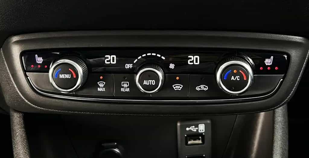 Opel Crossland Ultimate*1,5-81KW*H-Up*TEMP*NAVI*EU6 11/2023-photo-29