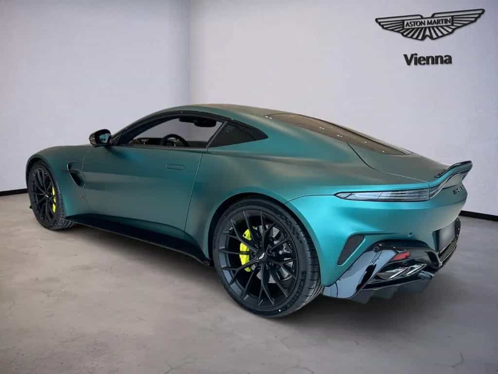 Aston Martin V8 Vantage Vantage S Coupe | Satin AM Racing Green | Int.CF null-photo-3