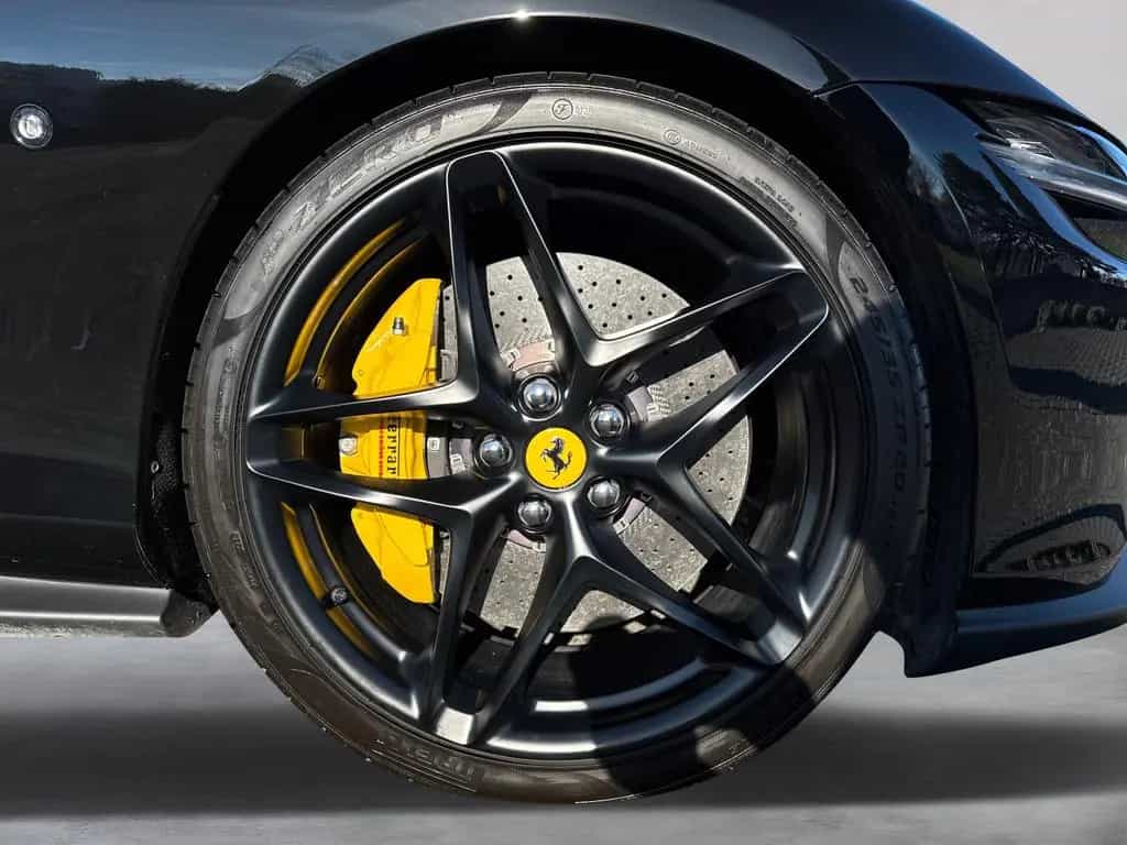 Ferrari Roma Spider *LED-Scheinwerfer*20 Zoll Felge* 12/2024-photo-11