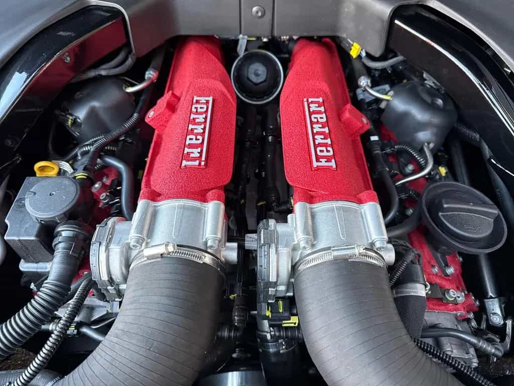Ferrari Roma Spider *LED-Scheinwerfer*20 Zoll Felge* 12/2024-photo-19
