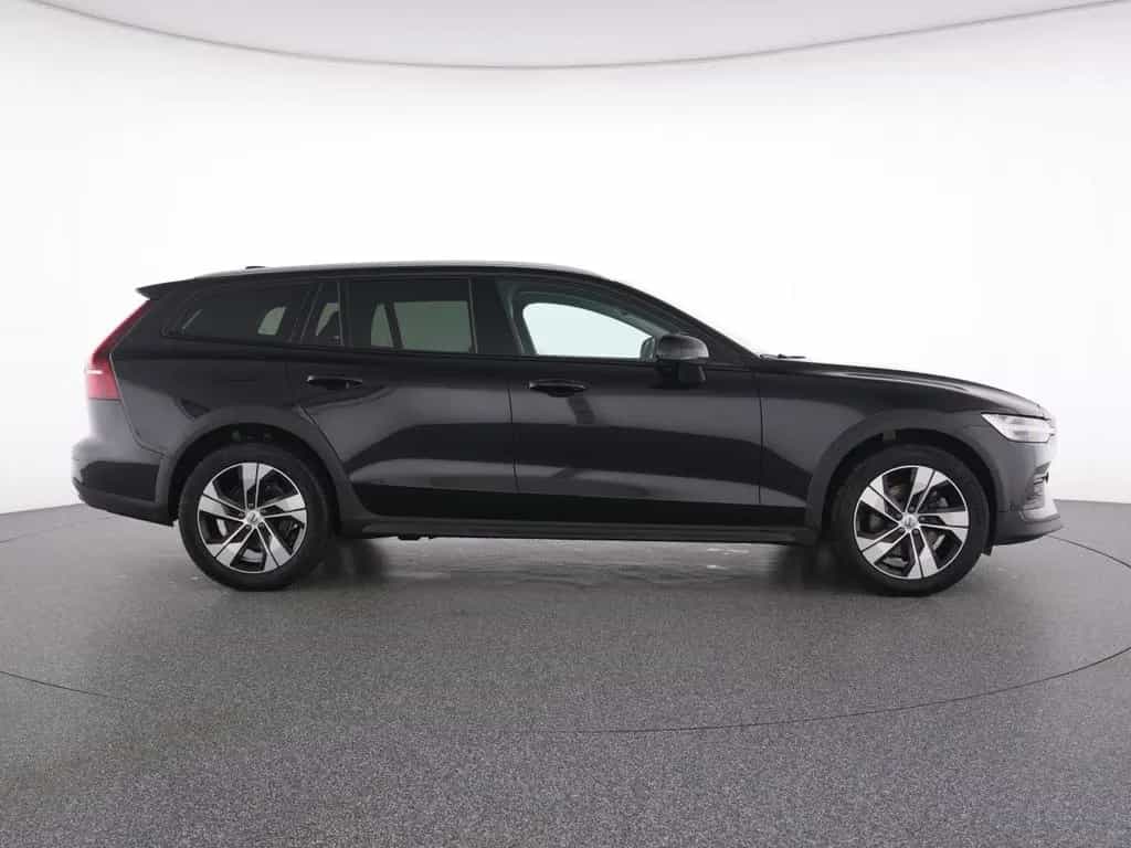 Volvo V60 Cross Country B4 AWD PLUS WINTERPAK+LM+ 12/2023-photo-11