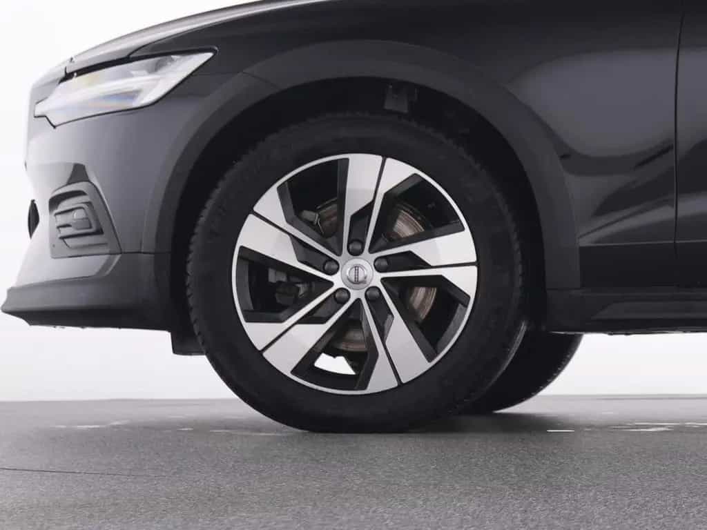 Volvo V60 Cross Country B4 AWD PLUS WINTERPAK+LM+ 12/2023-photo-19