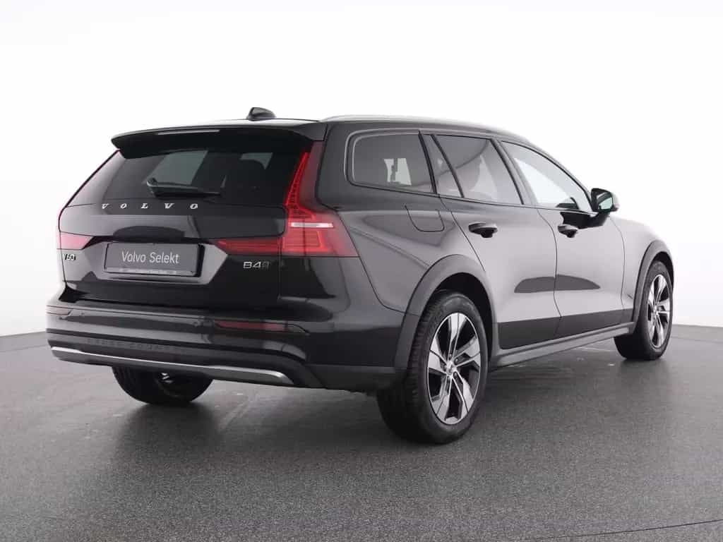 Volvo V60 Cross Country B4 AWD PLUS WINTERPAK+LM+ 12/2023-photo-2