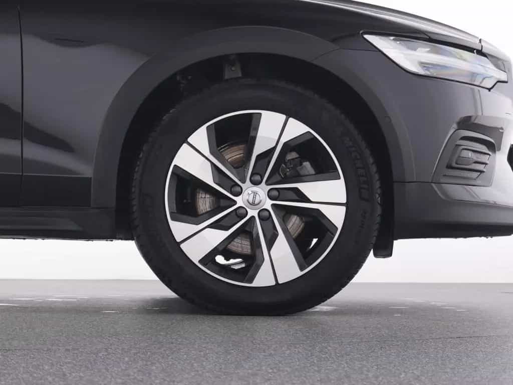 Volvo V60 Cross Country B4 AWD PLUS WINTERPAK+LM+ 12/2023-photo-21