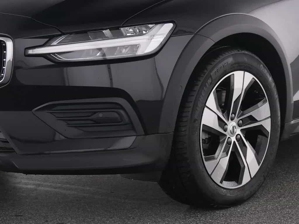Volvo V60 Cross Country B4 AWD PLUS WINTERPAK+LM+ 12/2023-photo-8