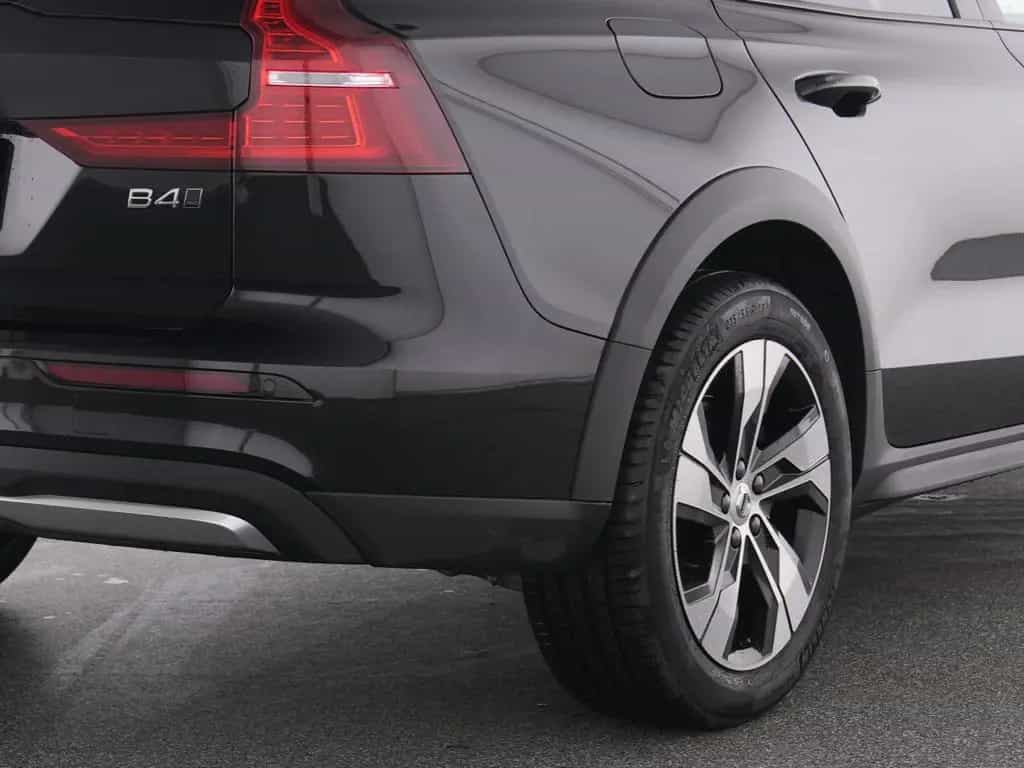 Volvo V60 Cross Country B4 AWD PLUS WINTERPAK+LM+ 12/2023-photo-9