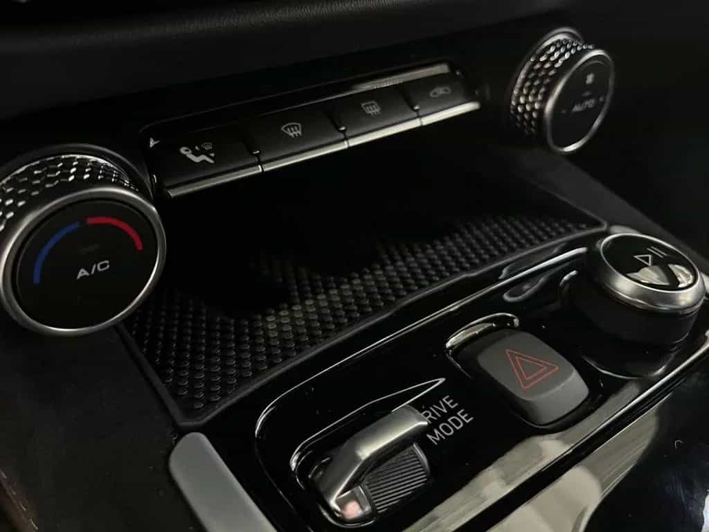 Lotus Emira Turbo SE null-photo-12