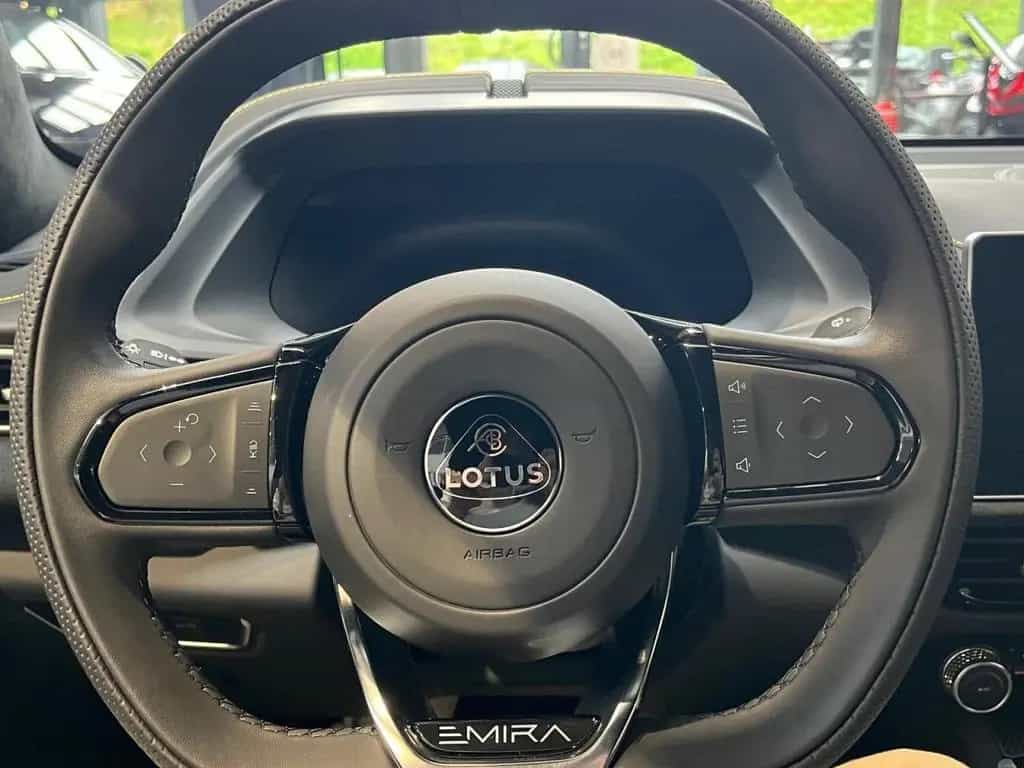 Lotus Emira V6 SE MY25 null-photo-8