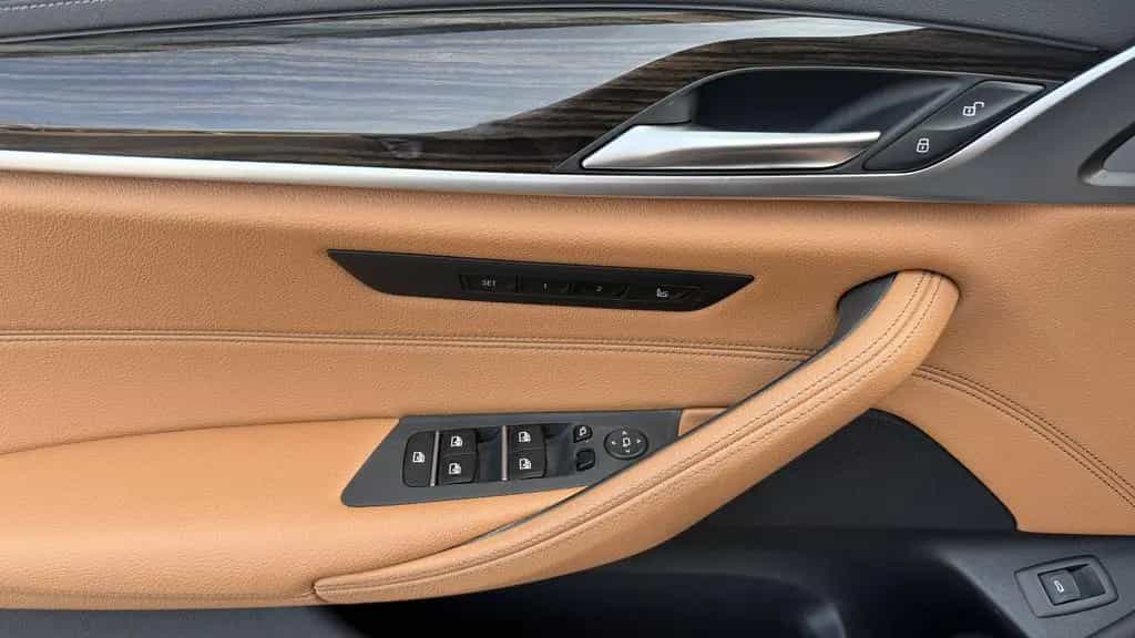 BMW 5 Series 530d xDrive Laser LC Prof HUD Pano Kamera SHZ PD 11/2021-photo-20