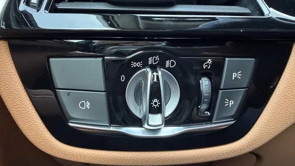 BMW 5 Series 530d xDrive Laser LC Prof HUD Pano Kamera SHZ PD 11/2021-photo-21
