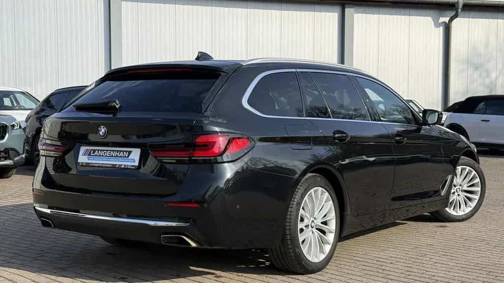 BMW 5 Series 530d xDrive Laser LC Prof HUD Pano Kamera SHZ PD 11/2021-photo-3