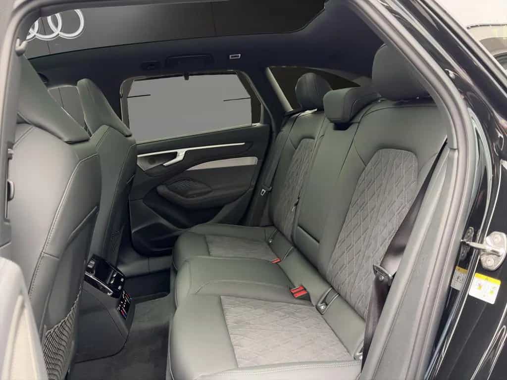 Audi A6 Avant TFSI q. 270 kW S line AHK+Matrix+Pano+H 11/2025-photo-11