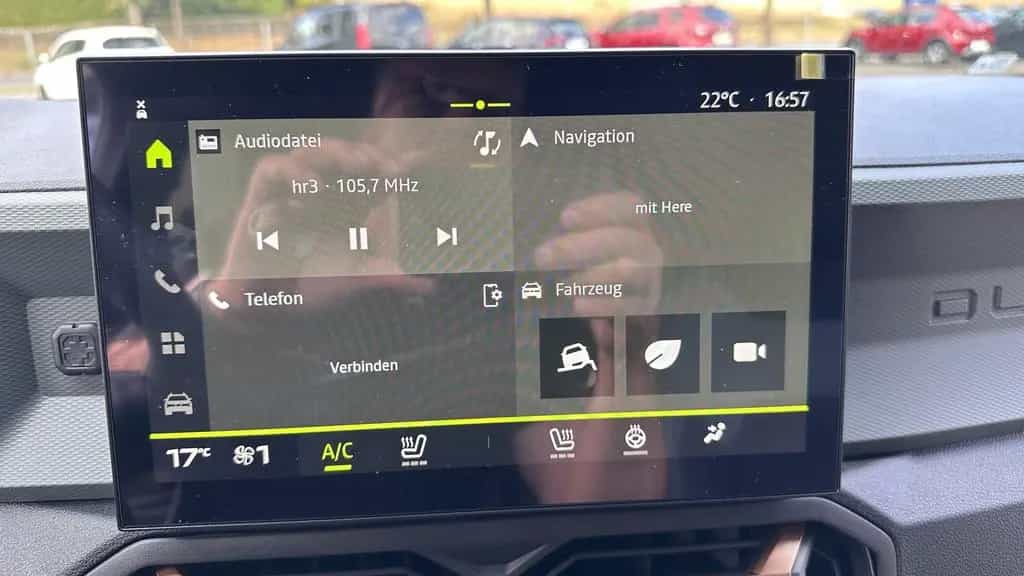 Dacia Duster TCe 130 Sitz u. Lenkrad Heizung Navi 03/2025-photo-15