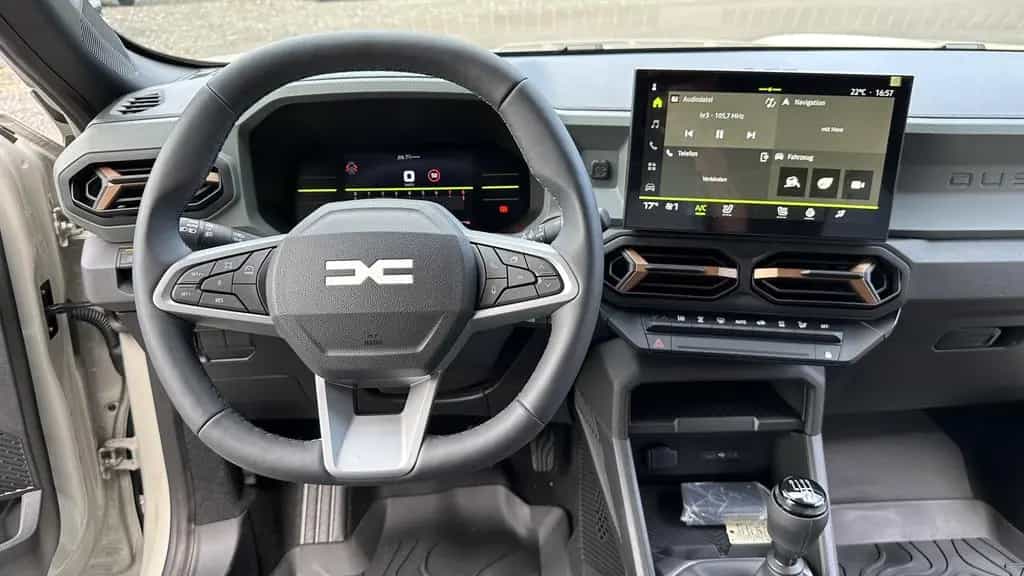 Dacia Duster TCe 130 Sitz u. Lenkrad Heizung Navi 03/2025-photo-16