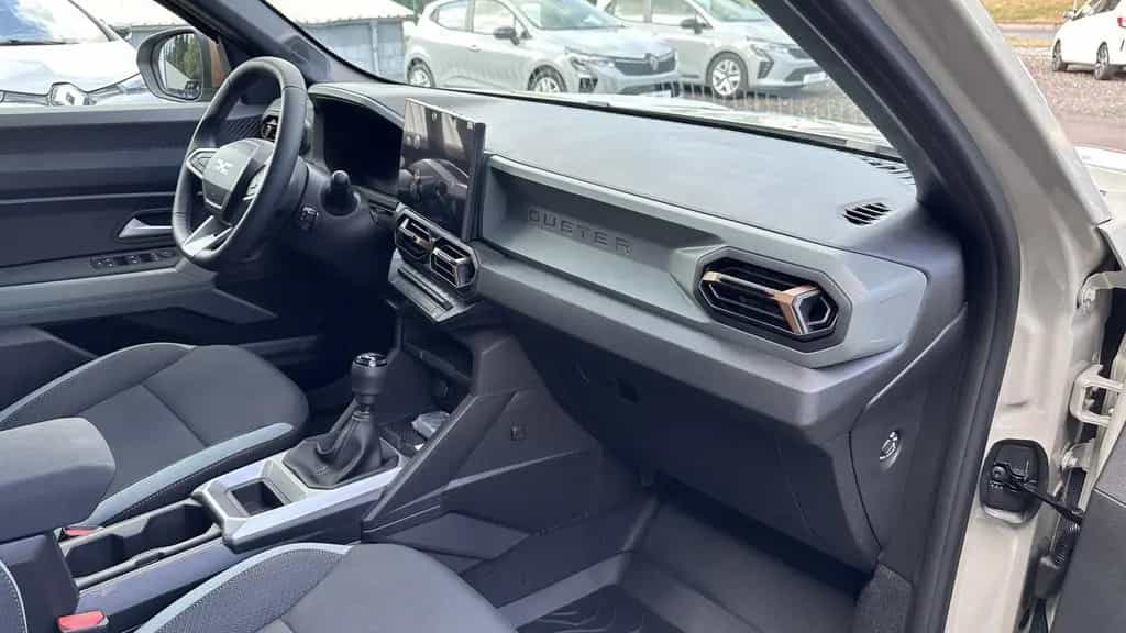 Dacia Duster TCe 130 Sitz u. Lenkrad Heizung Navi 03/2025-photo-7