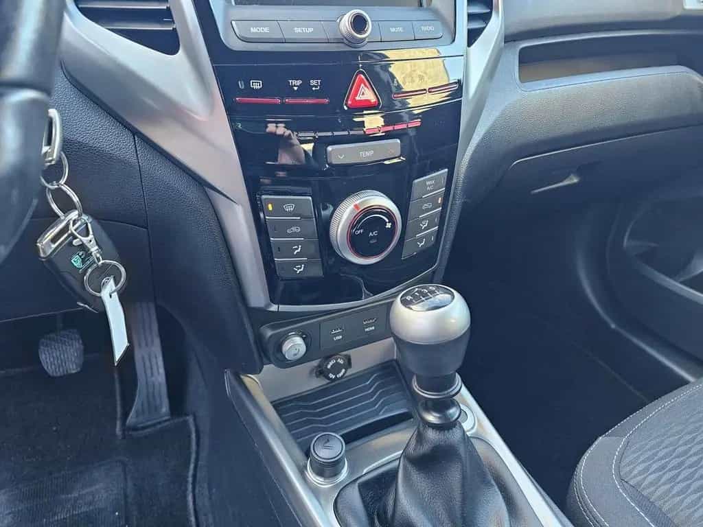 Ssangyong Tivoli 1.6+KLIMA+ALU+1.HAND 06/2017-photo-10