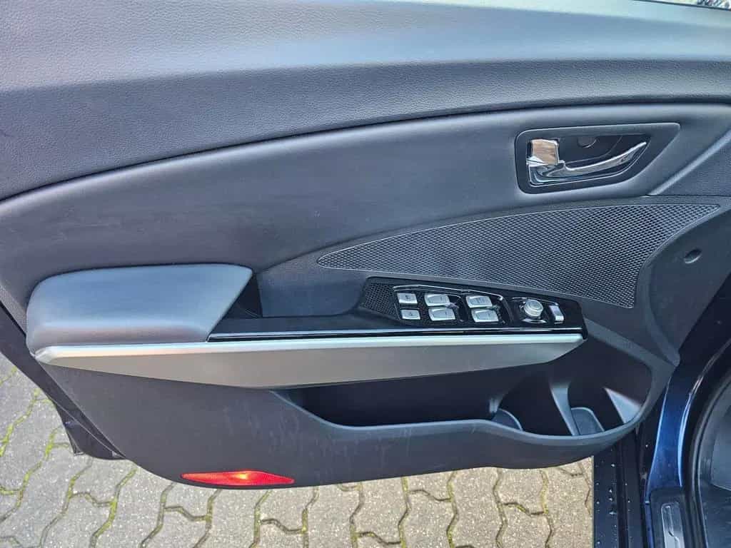 Ssangyong Tivoli 1.6+KLIMA+ALU+1.HAND 06/2017-photo-5