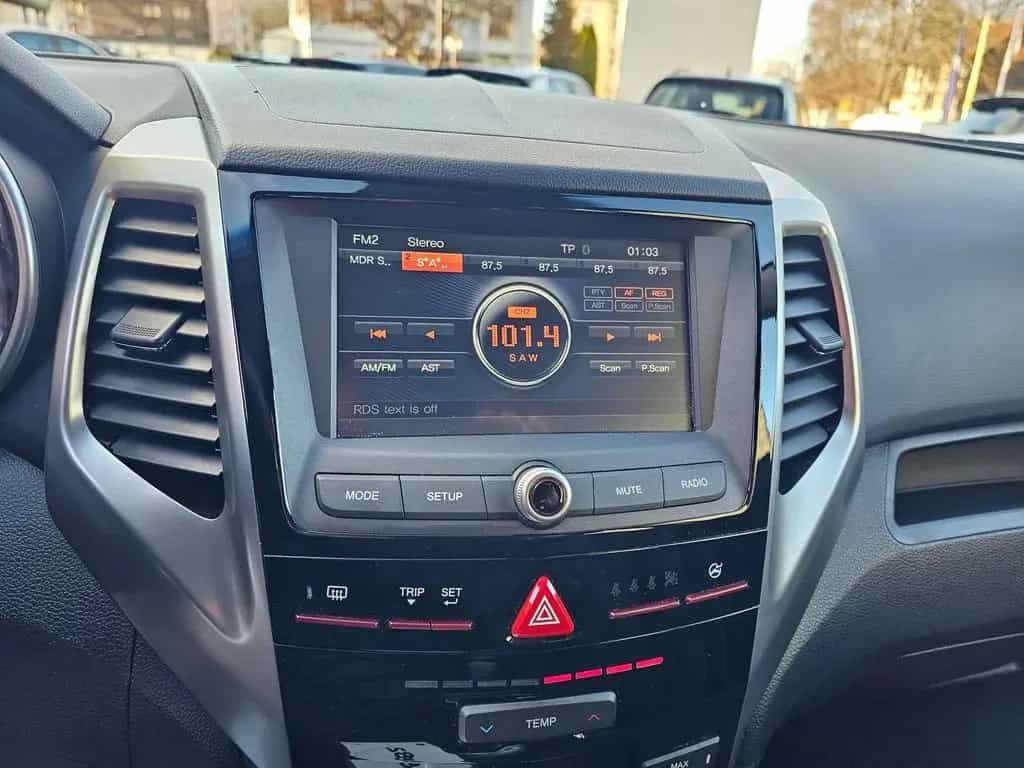 Ssangyong Tivoli 1.6+KLIMA+ALU+1.HAND 06/2017-photo-9