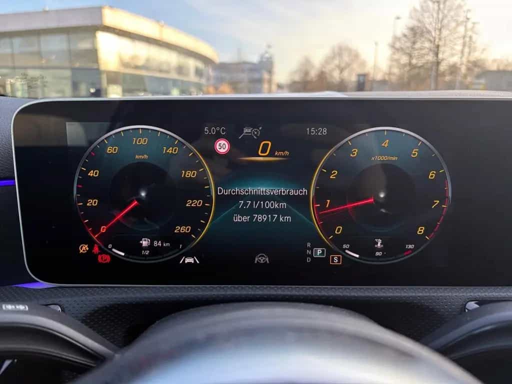 Mercedes-Benz A 200 7G-DCT AMG Line *LED*DISTRO*Pano*SHZ*Navi* 10/2018-photo-11