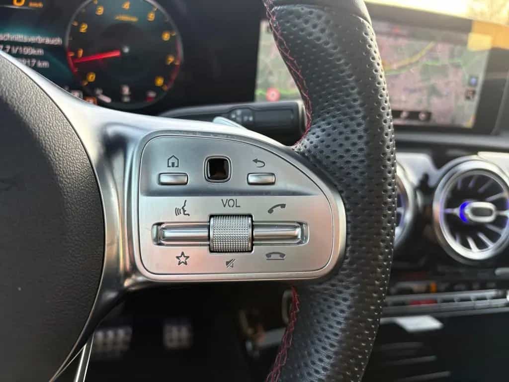 Mercedes-Benz A 200 7G-DCT AMG Line *LED*DISTRO*Pano*SHZ*Navi* 10/2018-photo-22