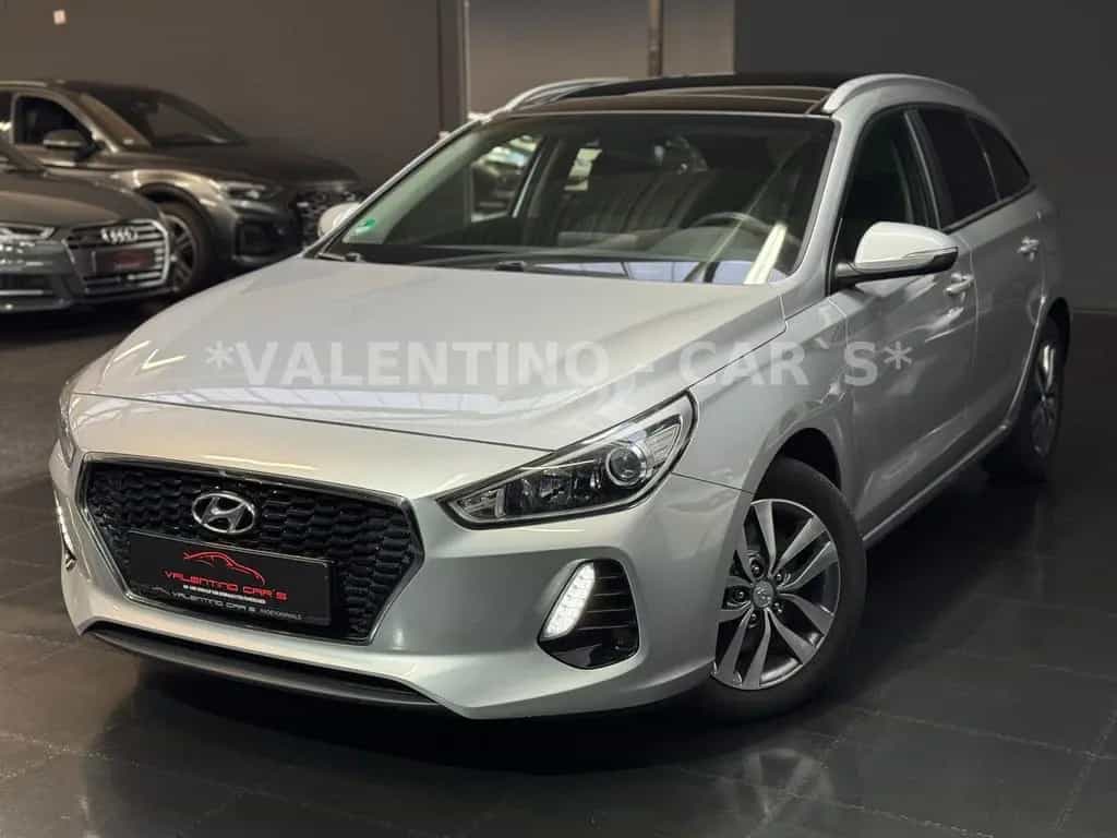 Hyundai i30 cw Family + Nav/Kamera/Temp/Shz/Lhz/Pano/Led 08/2018-photo-10