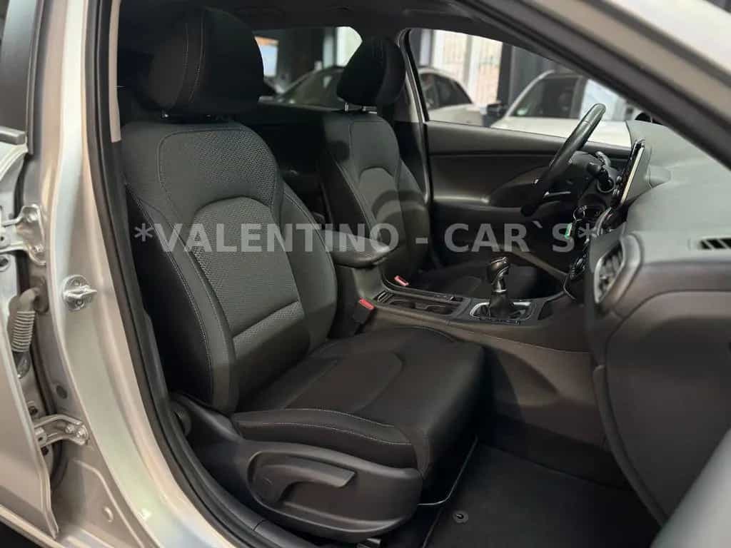 Hyundai i30 cw Family + Nav/Kamera/Temp/Shz/Lhz/Pano/Led 08/2018-photo-13