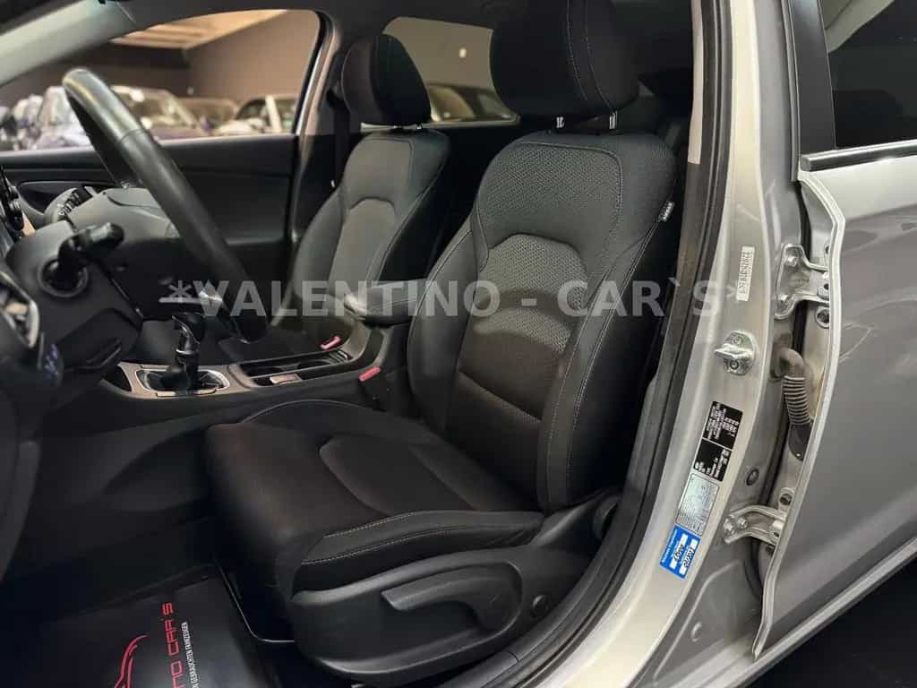 Hyundai i30 cw Family + Nav/Kamera/Temp/Shz/Lhz/Pano/Led 08/2018-photo-15